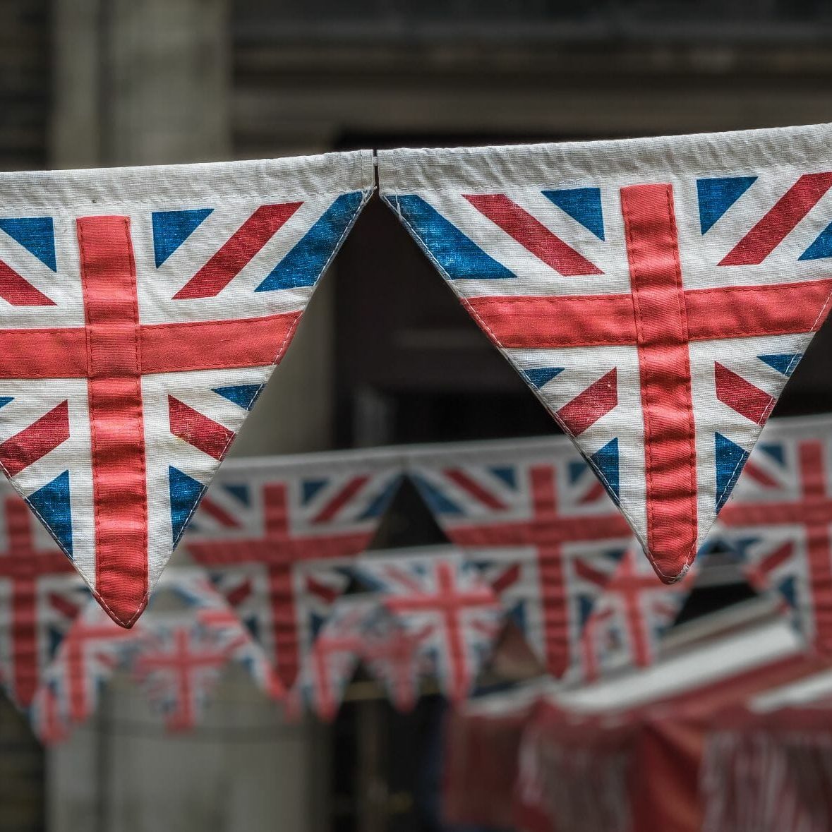 rows-of-union-jack-bunting-hanging-in-an-open-air
